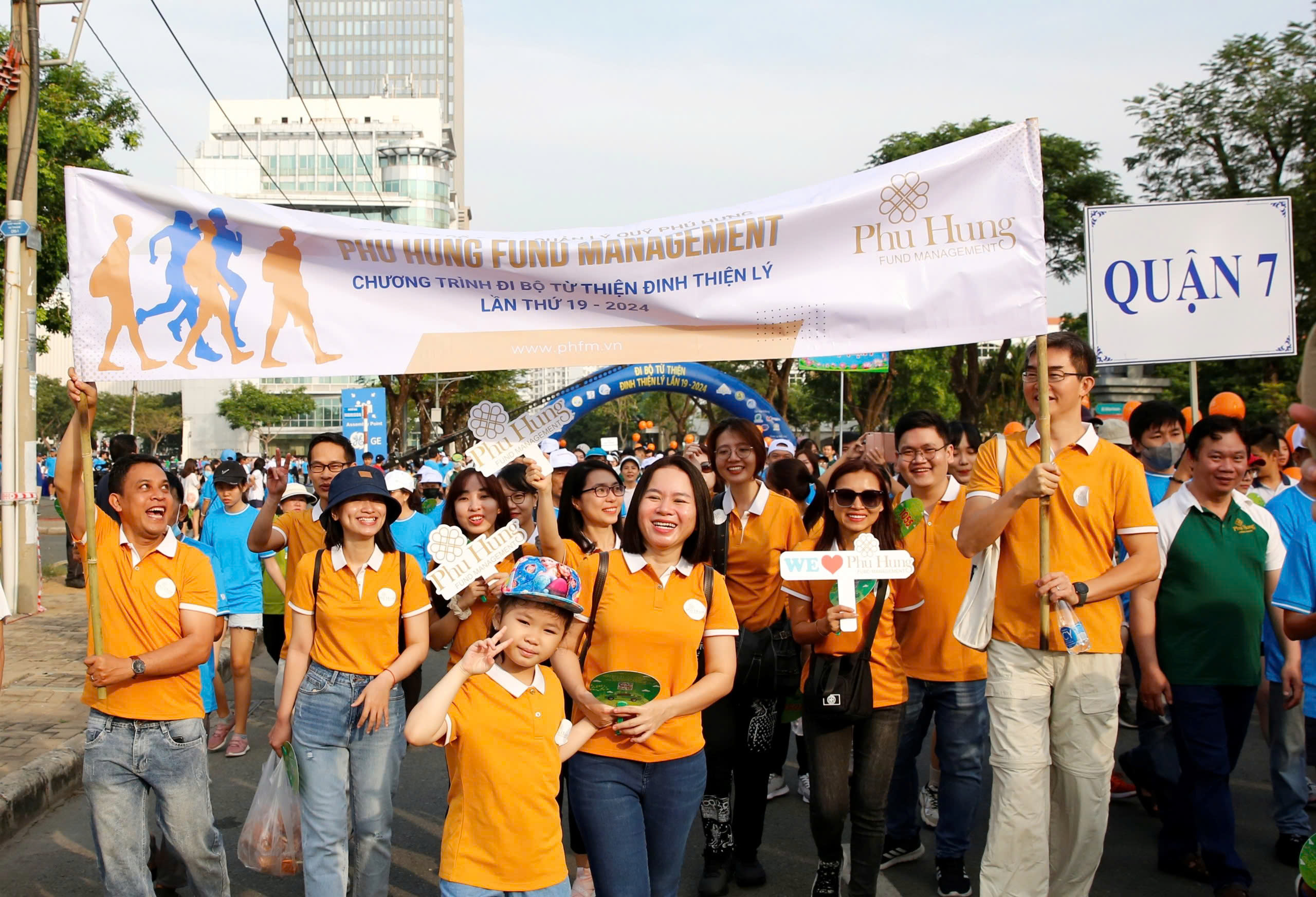 Chương trình “Đi bộ từ thiện Đinh Thiện Lý” hỗ trợ bà con nghèo đón Tết